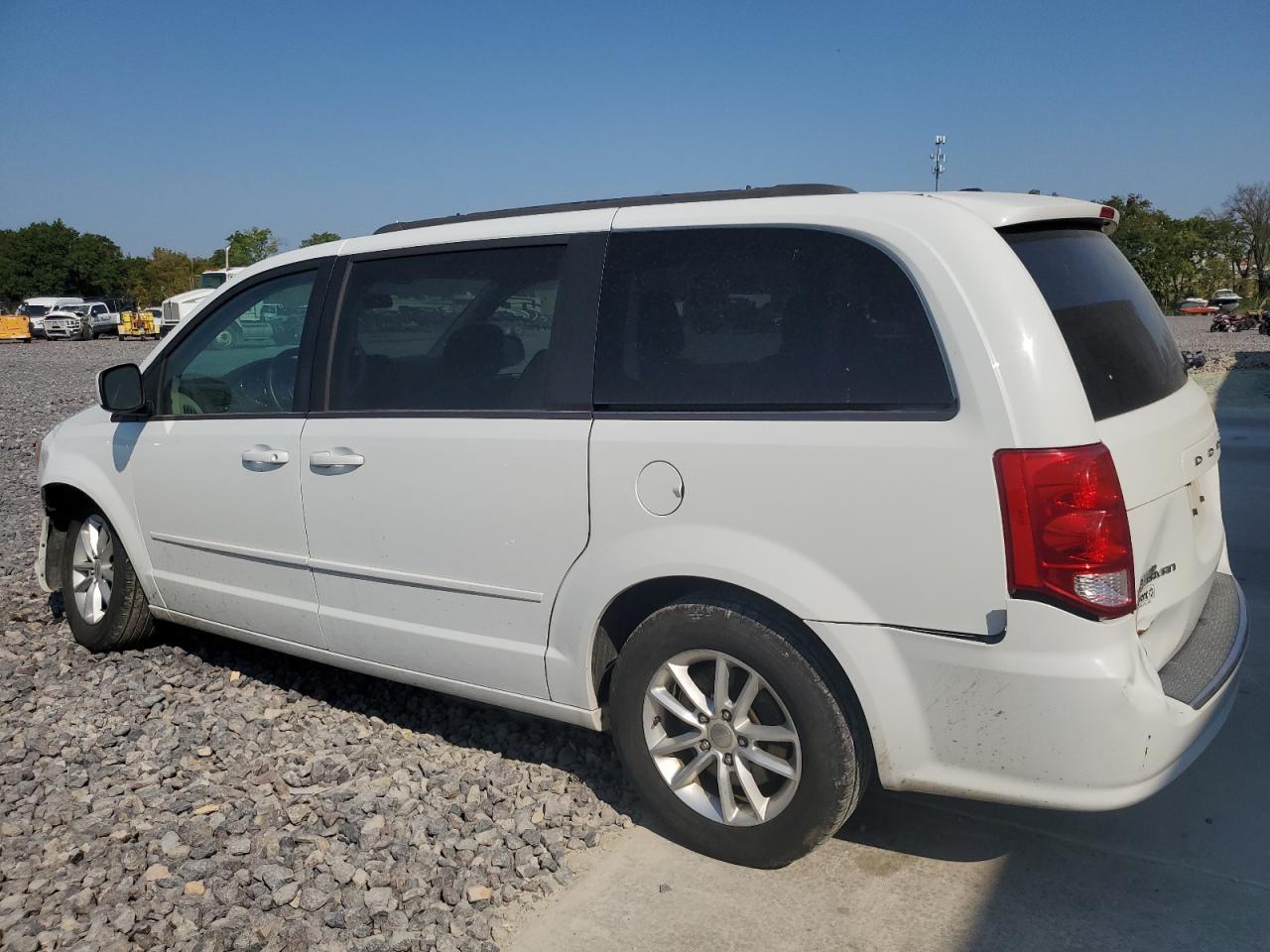 2016 Dodge Grand Caravan Sxt - Фото 2