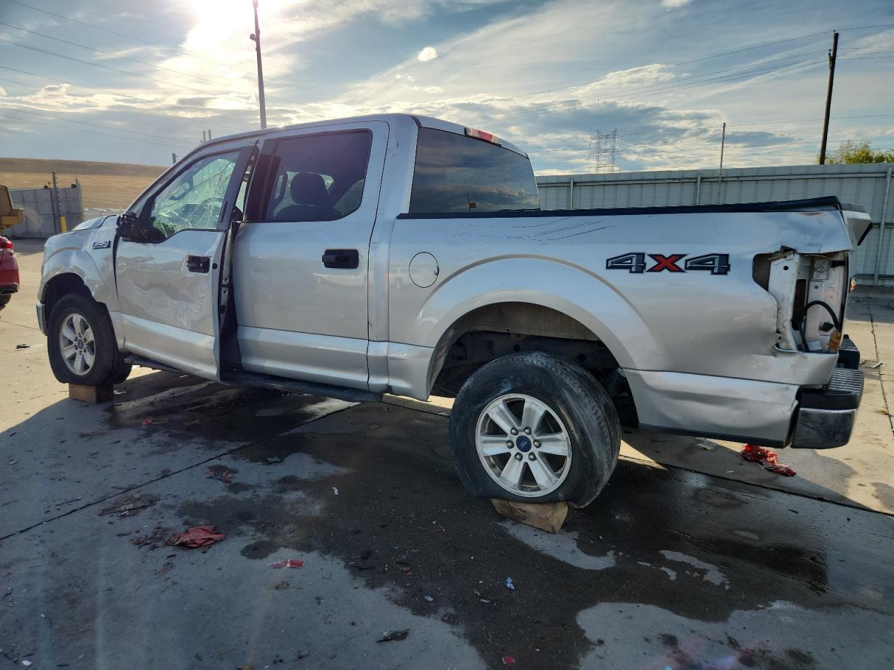 2016 Ford F150 Supercrew - Фото 2