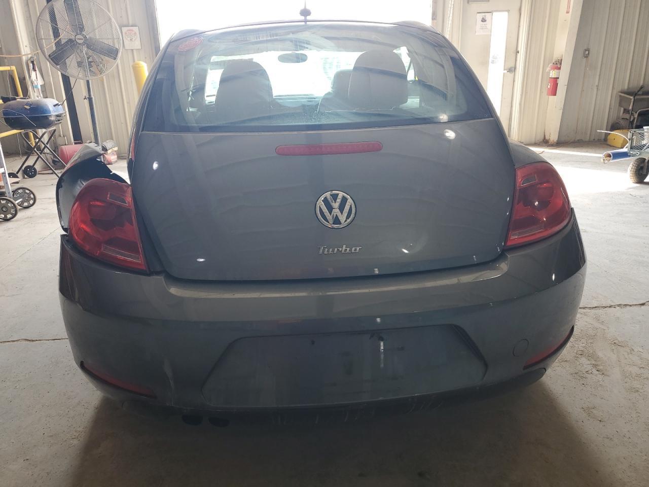 2016 Volkswagen Beetle 1.8T - Фото 6