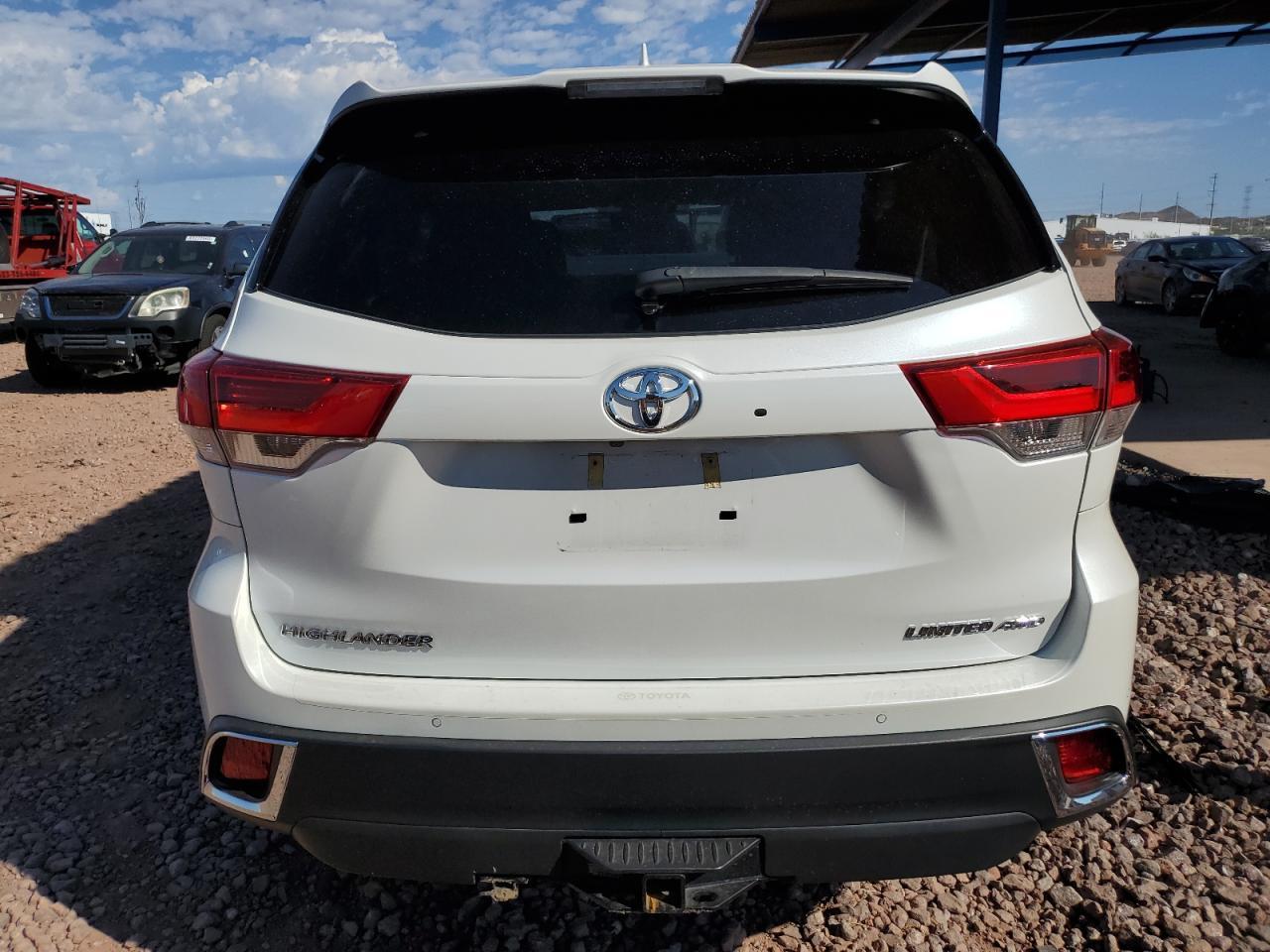 2019 Toyota Highlander Limited - Image 6