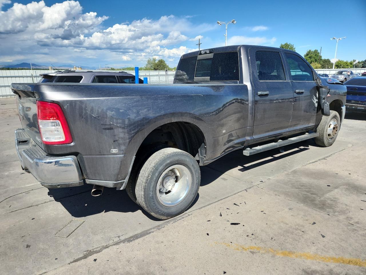 2023 Ram 3500 Tradesman - Фото 3