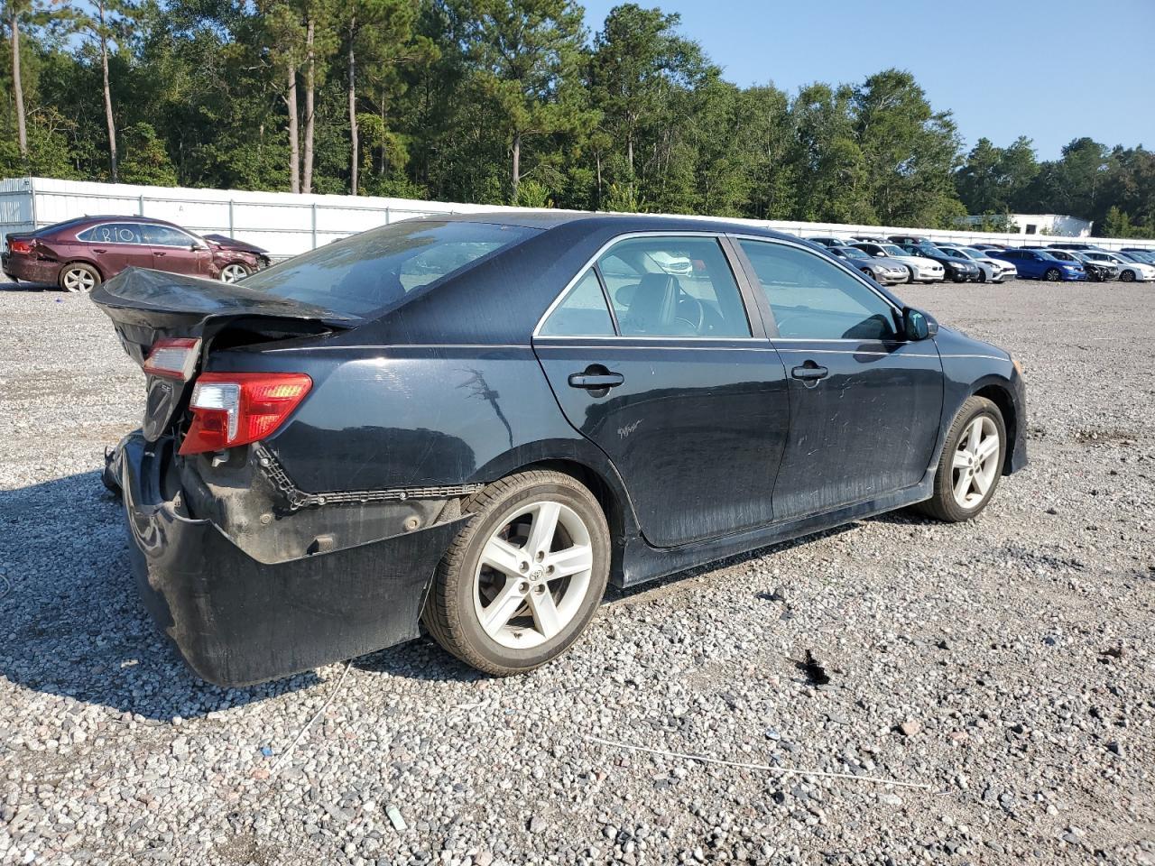 2013 Toyota Camry L - Фото 3