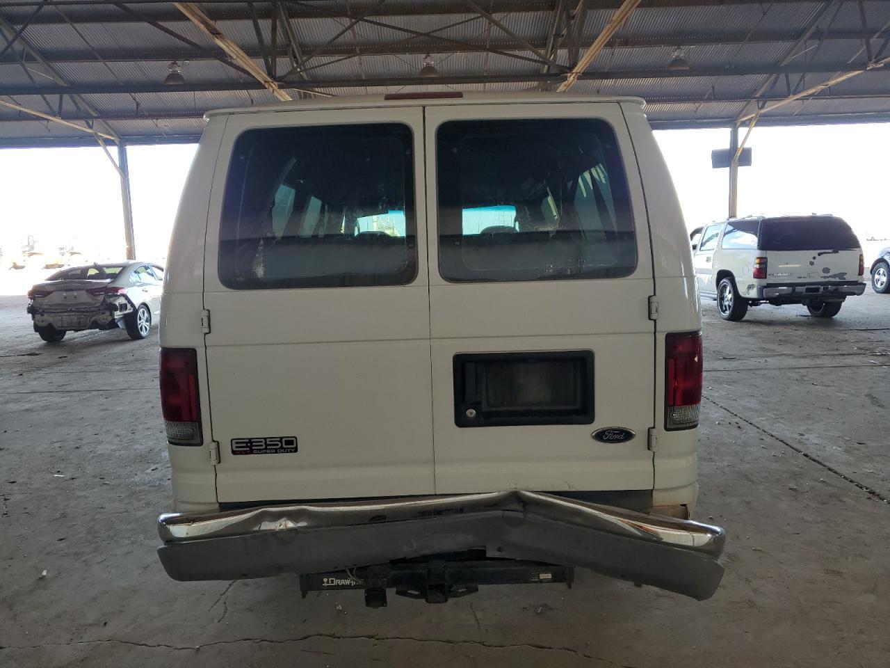 2003 Ford Econoline E350 Super Duty Wagon - Фото 6