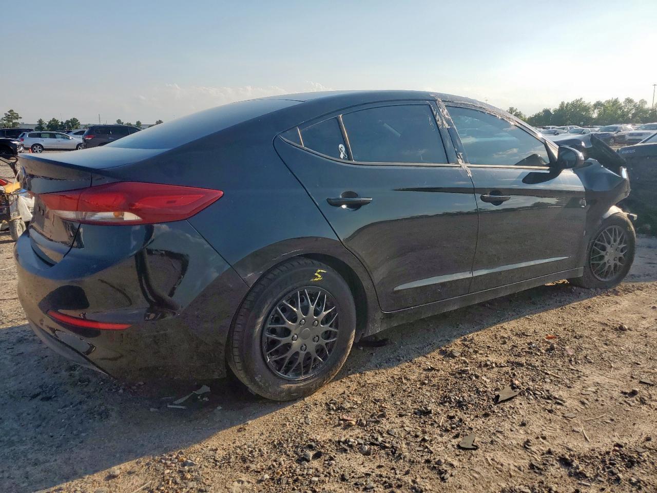 2018 Hyundai Elantra Se - Image 3
