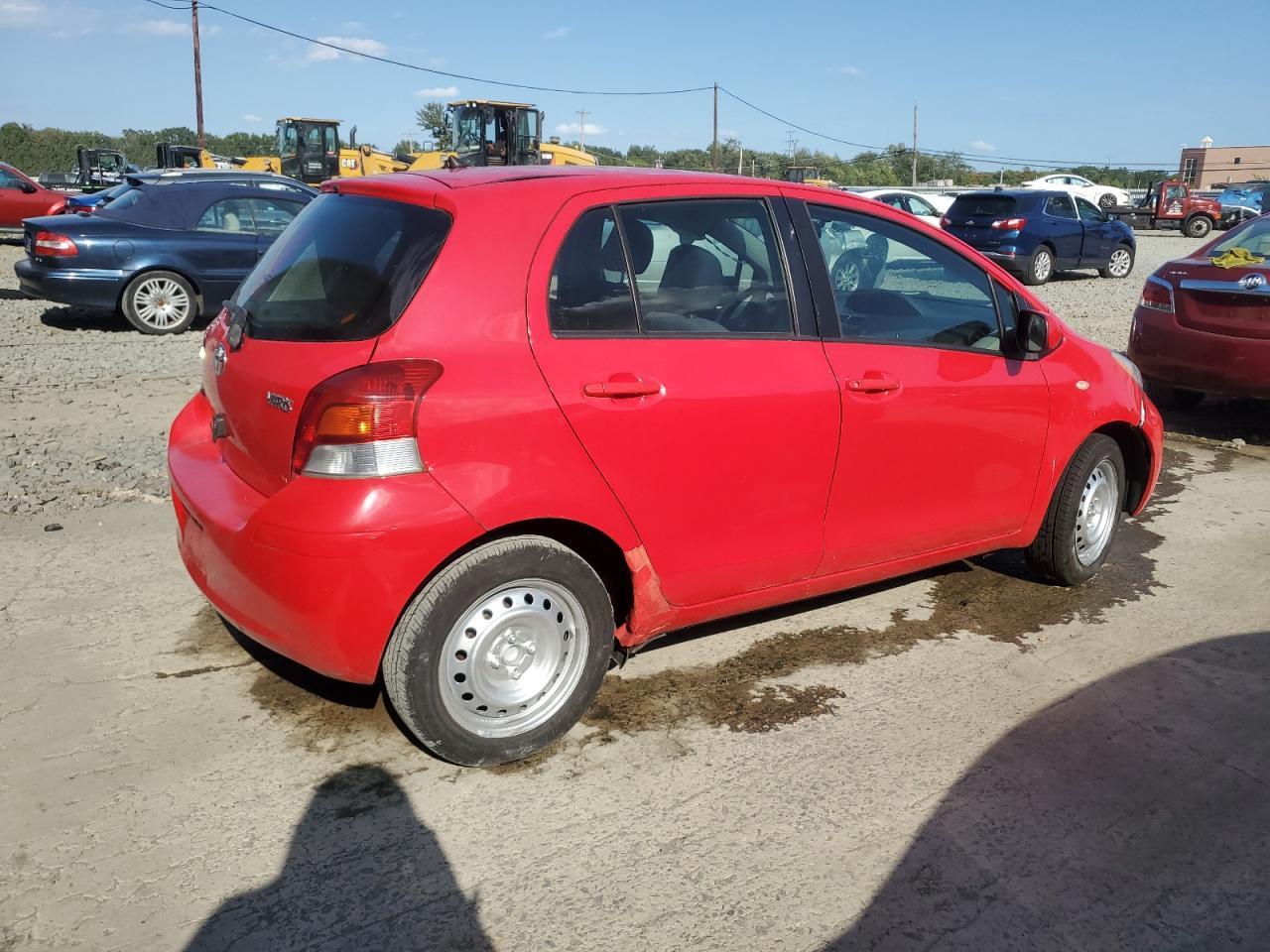2011 Toyota Yaris Base - Фото 3