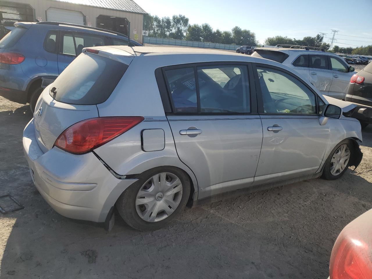 2012 Nissan Versa S - Image 3