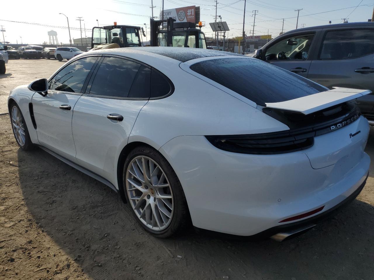 2017 Porsche Panamera 2 - Фото 2
