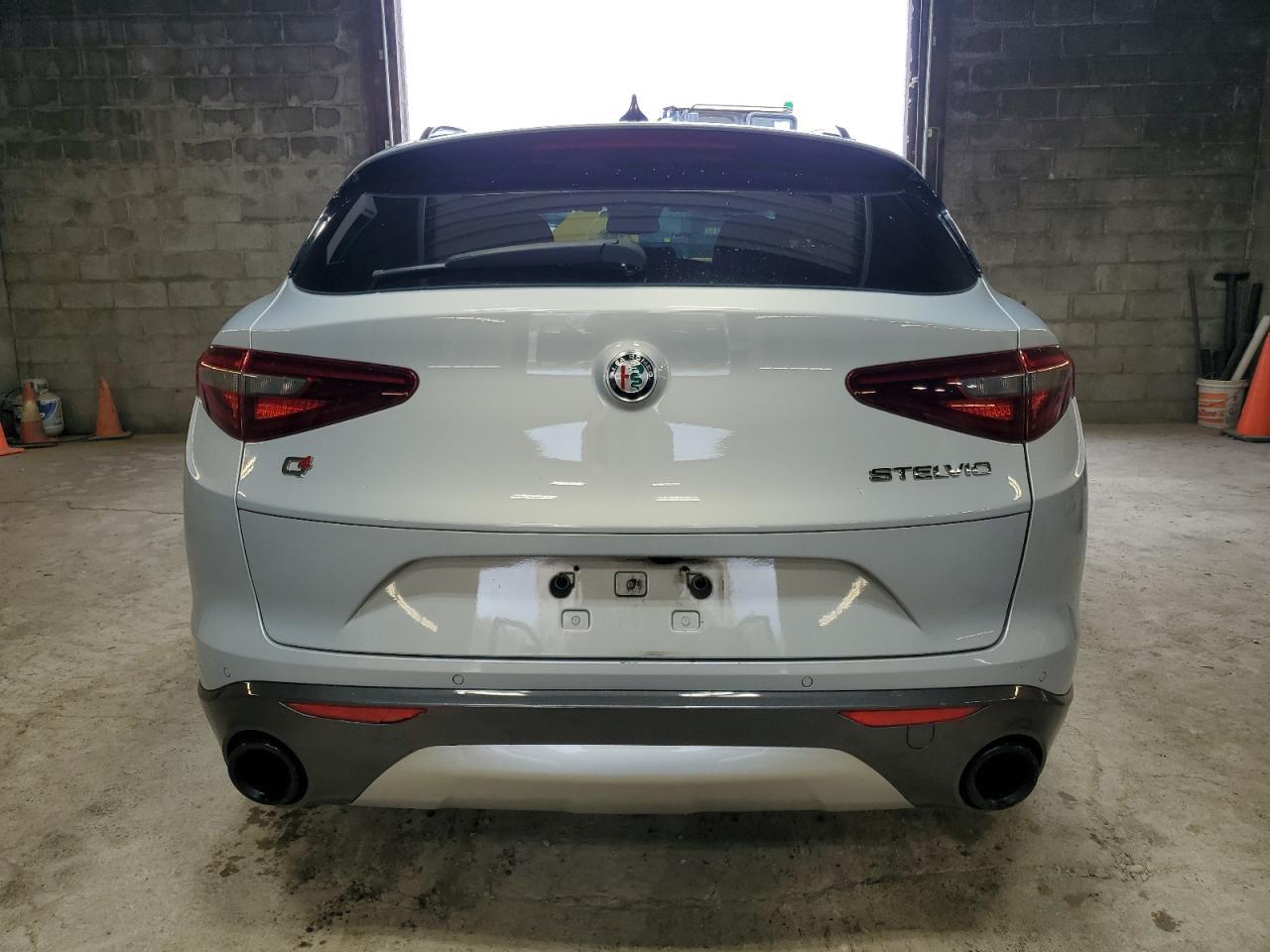 2022 Alfa Romeo Stelvio Ti - Фото 6