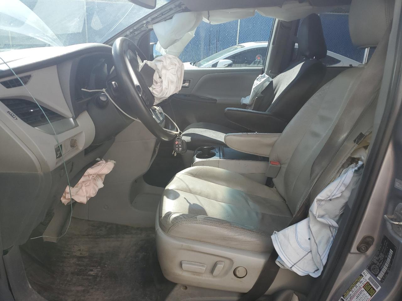 2015 Toyota Sienna Le - Фото 7