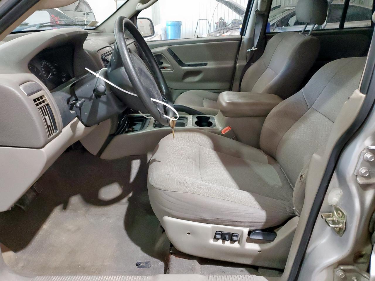 2004 Jeep Grand Cherokee Laredo - Image 7