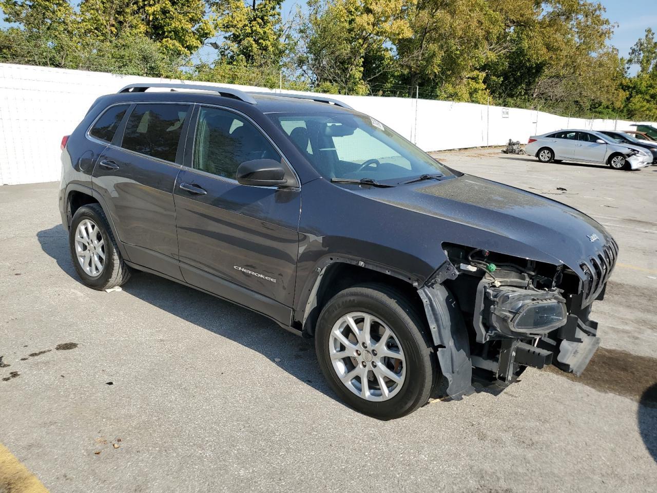 2017 Jeep Cherokee Latitude - Фото 4