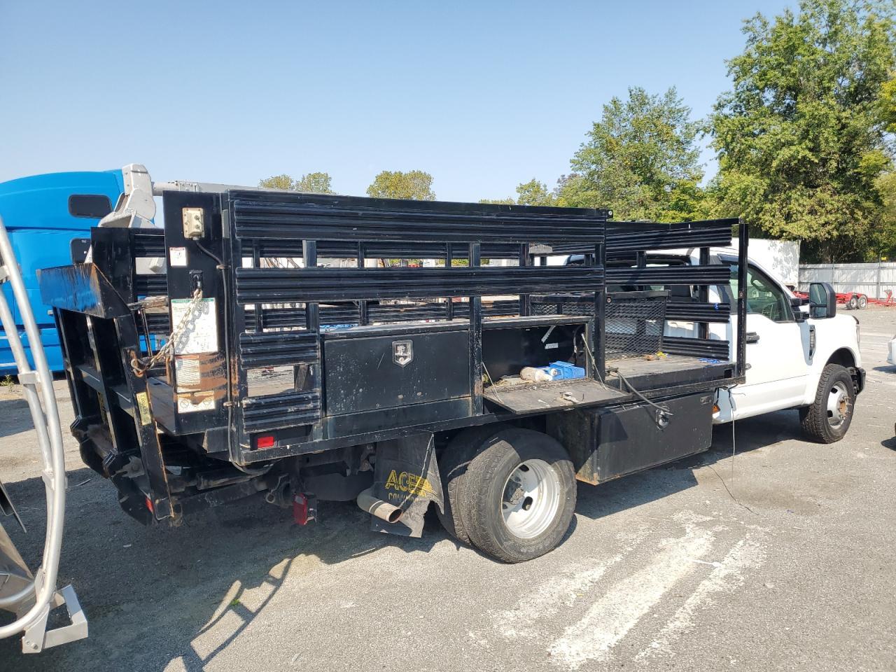 2020 Ford F350 Super - Delivery Truck - Фото 3