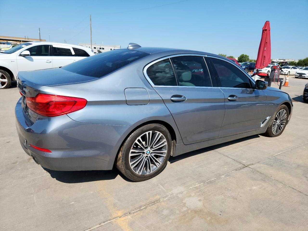 2019 BMW 530 I - Image 3