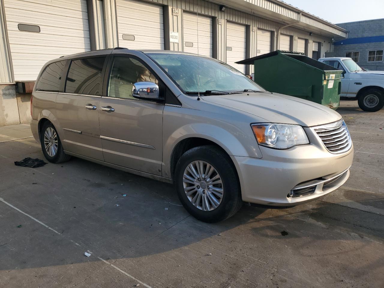 2015 Chrysler Town & Country Limited Platinum - Фото 4