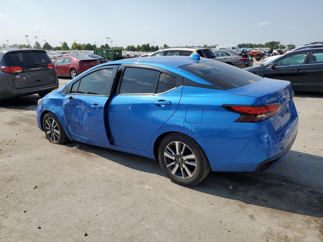 2021 Nissan Versa Sv - Фото 2