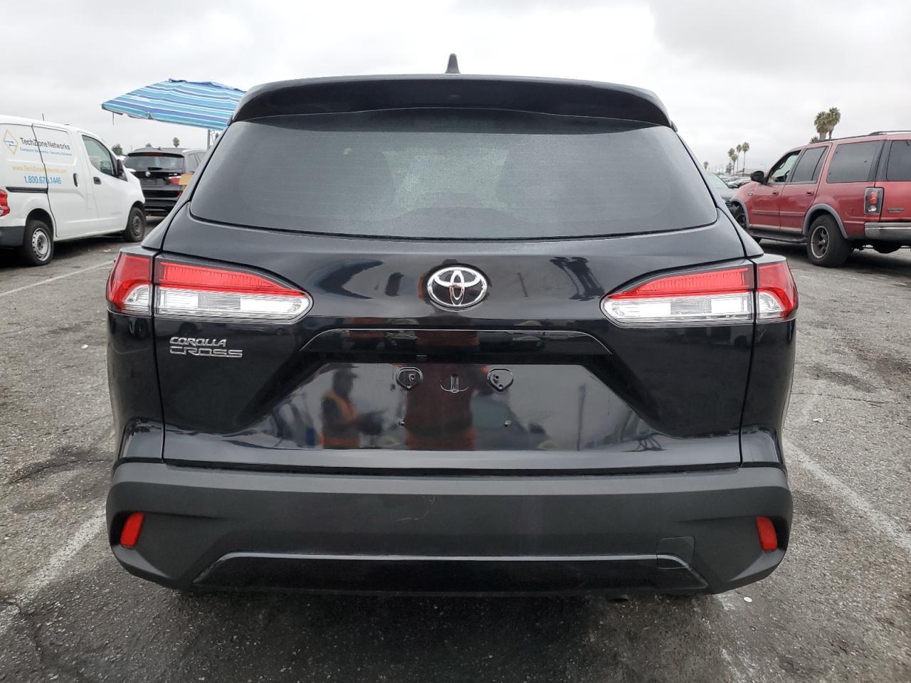 2024 Toyota Corolla Cross L - Image 6