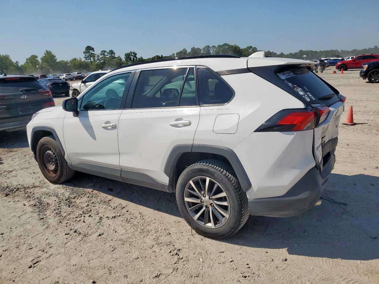 2020 Toyota Rav4 Le - Image 2