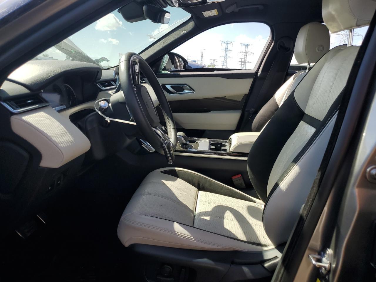2022 Land Rover Range Rover Velar R-Dynamic S - Image 7