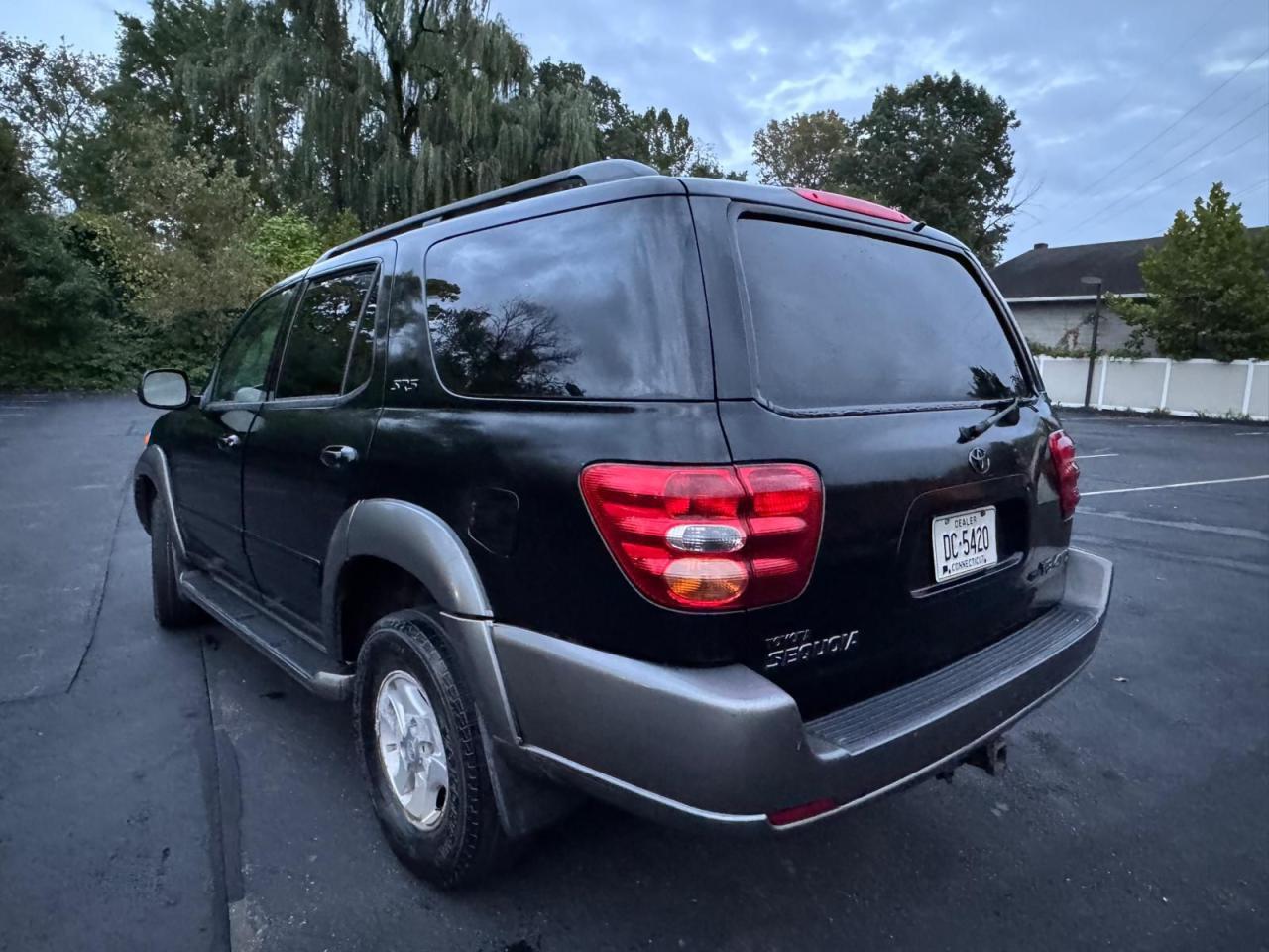 2004 Toyota Sequoia Sr5 - Фото 2