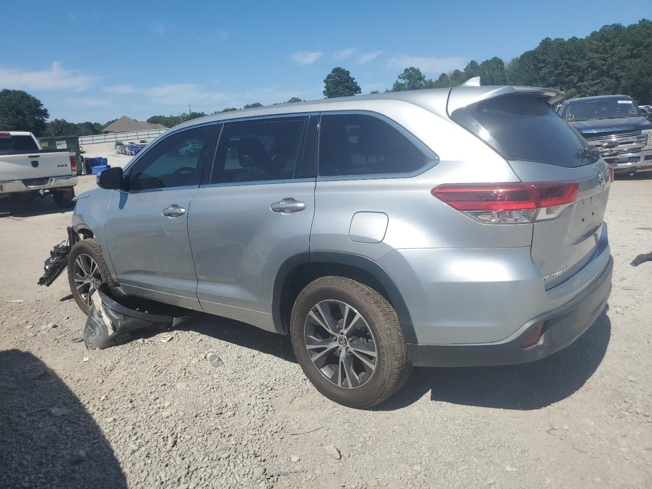 2018 Toyota Highlander Le - Фото 2