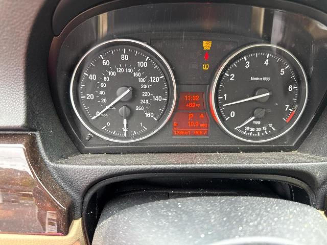2011 BMW 328 Xi Sulev - Image 7