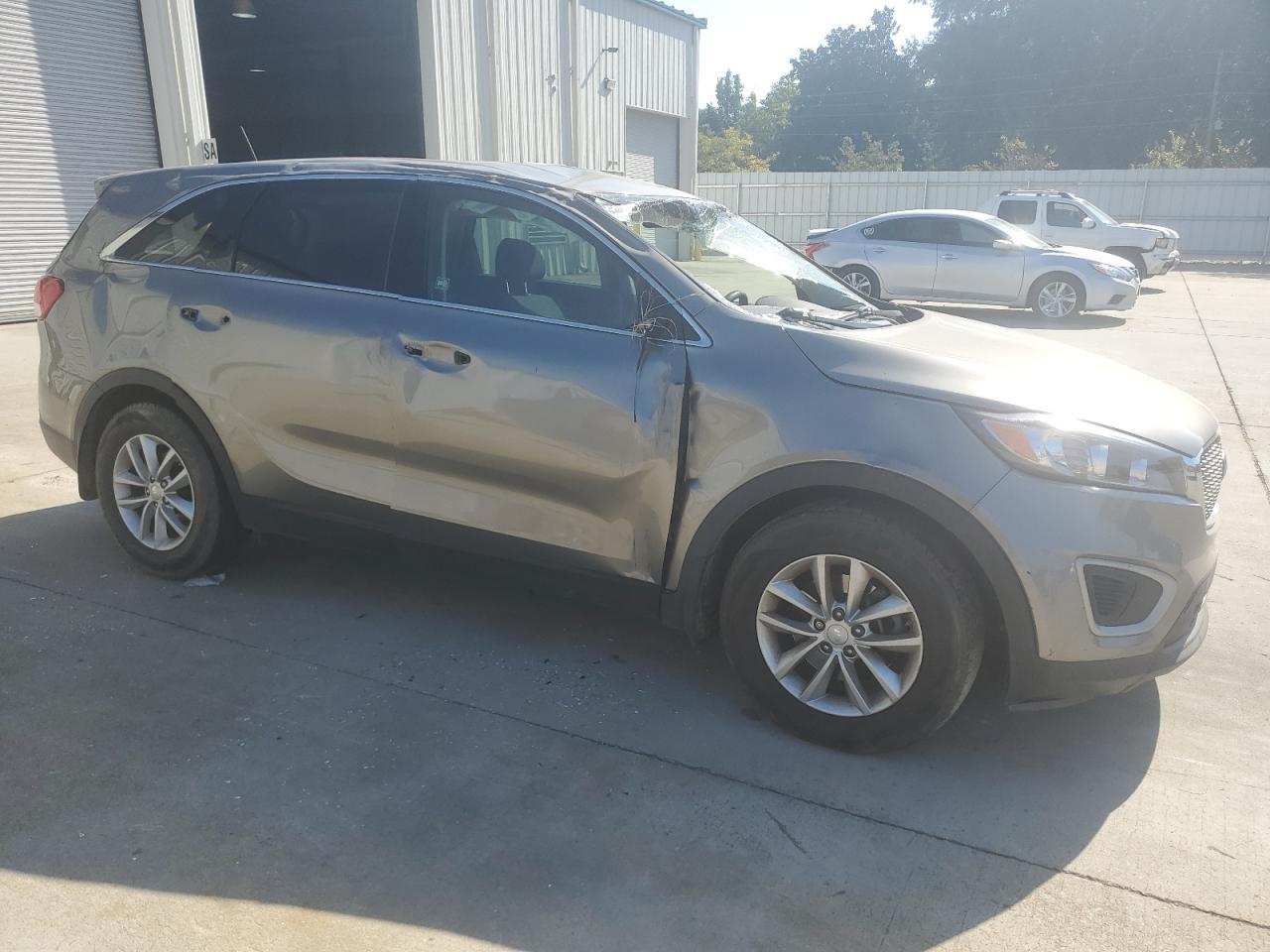 2018 Kia Sorento Lx - Image 4