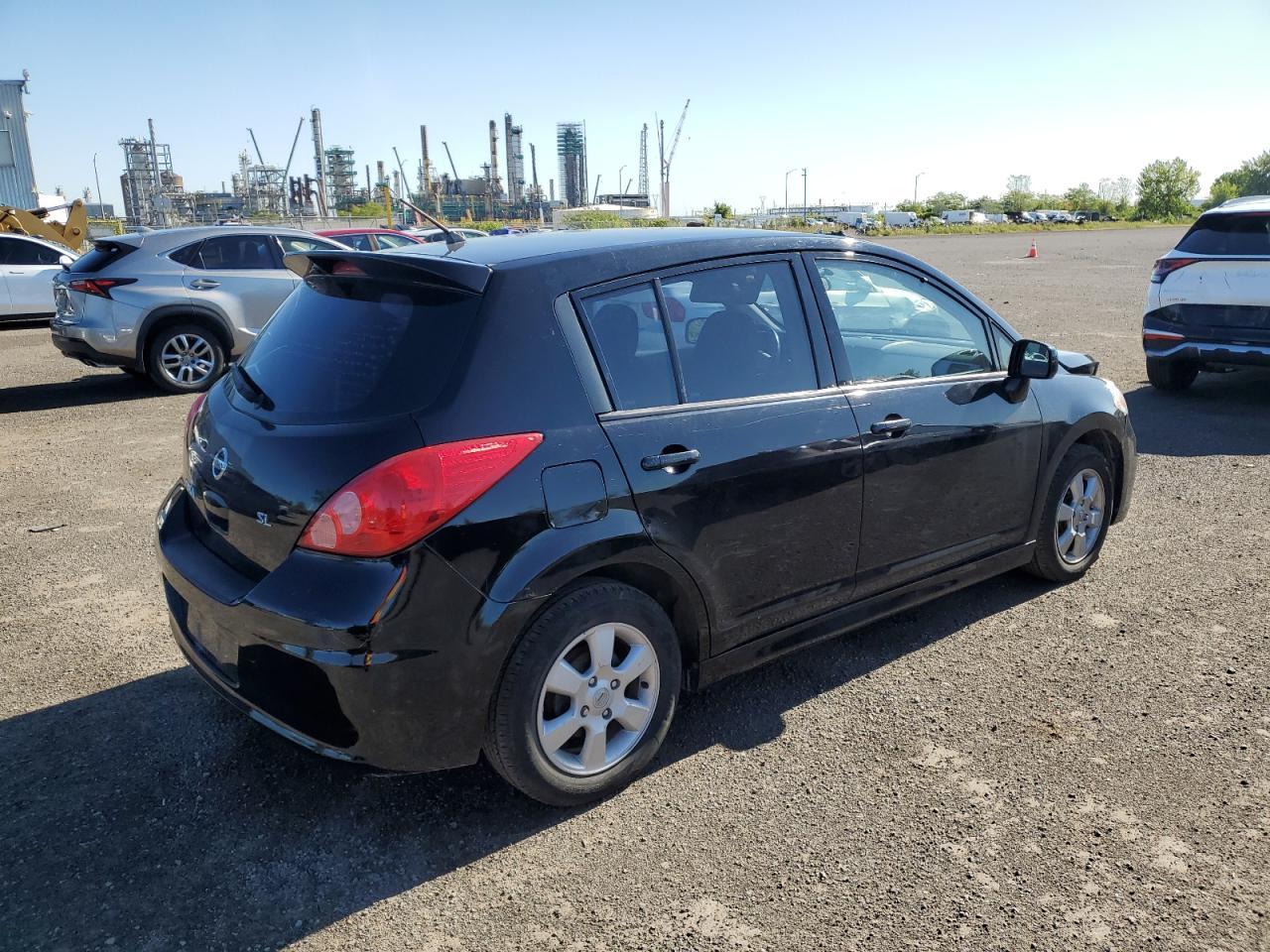 2011 Nissan Versa S - Image 3