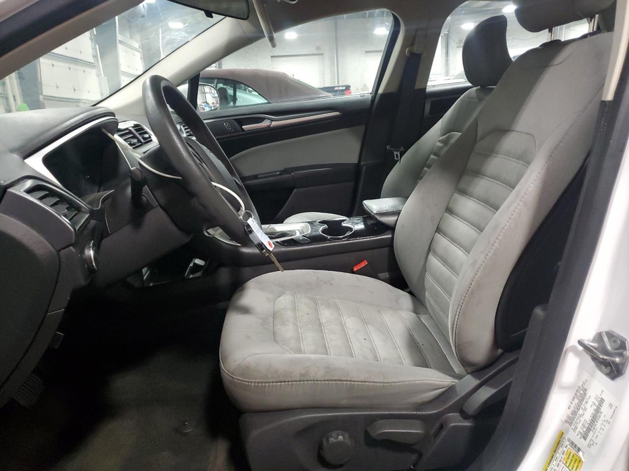 2015 Ford Fusion S - Фото 7