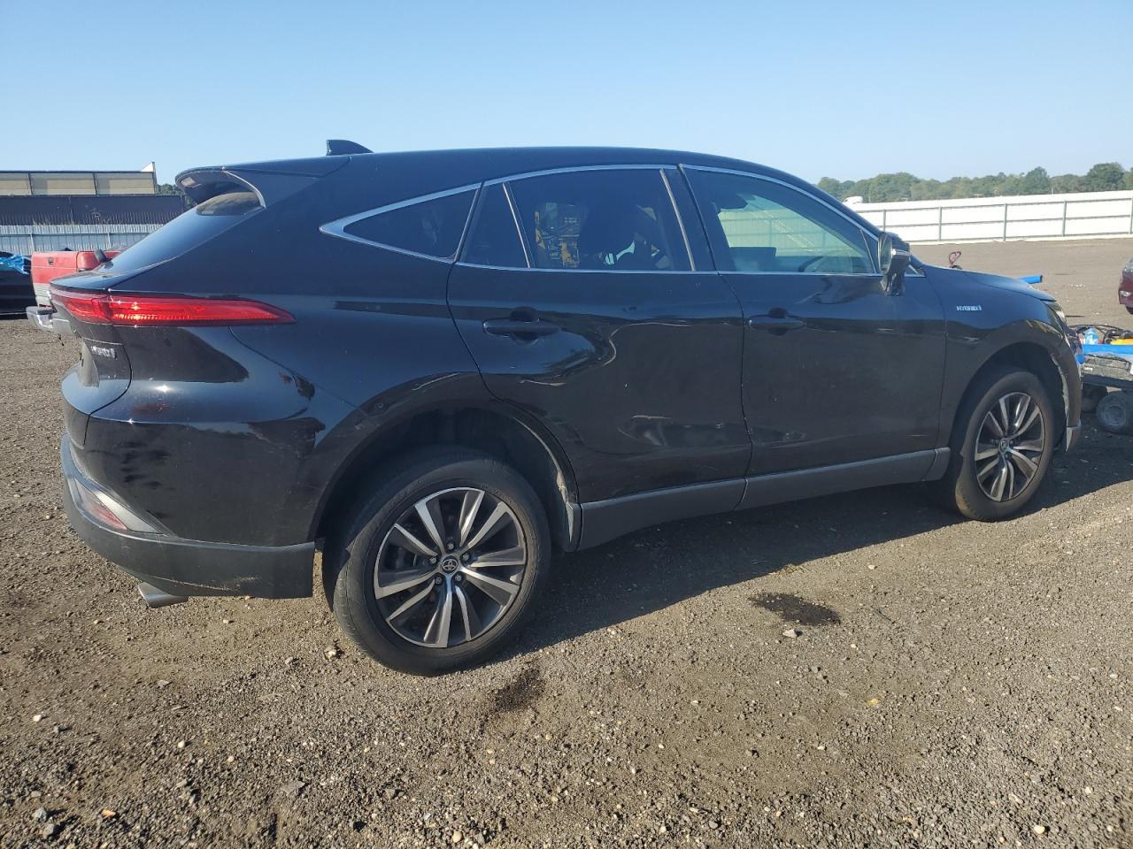 2021 Toyota Venza Le - Фото 3