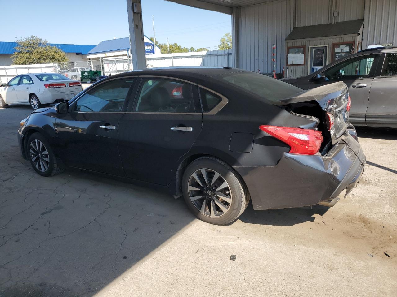 2017 Nissan Altima 2.5 - Фото 2