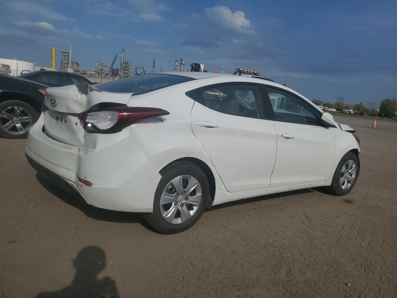2015 Hyundai Elantra - Фото 3