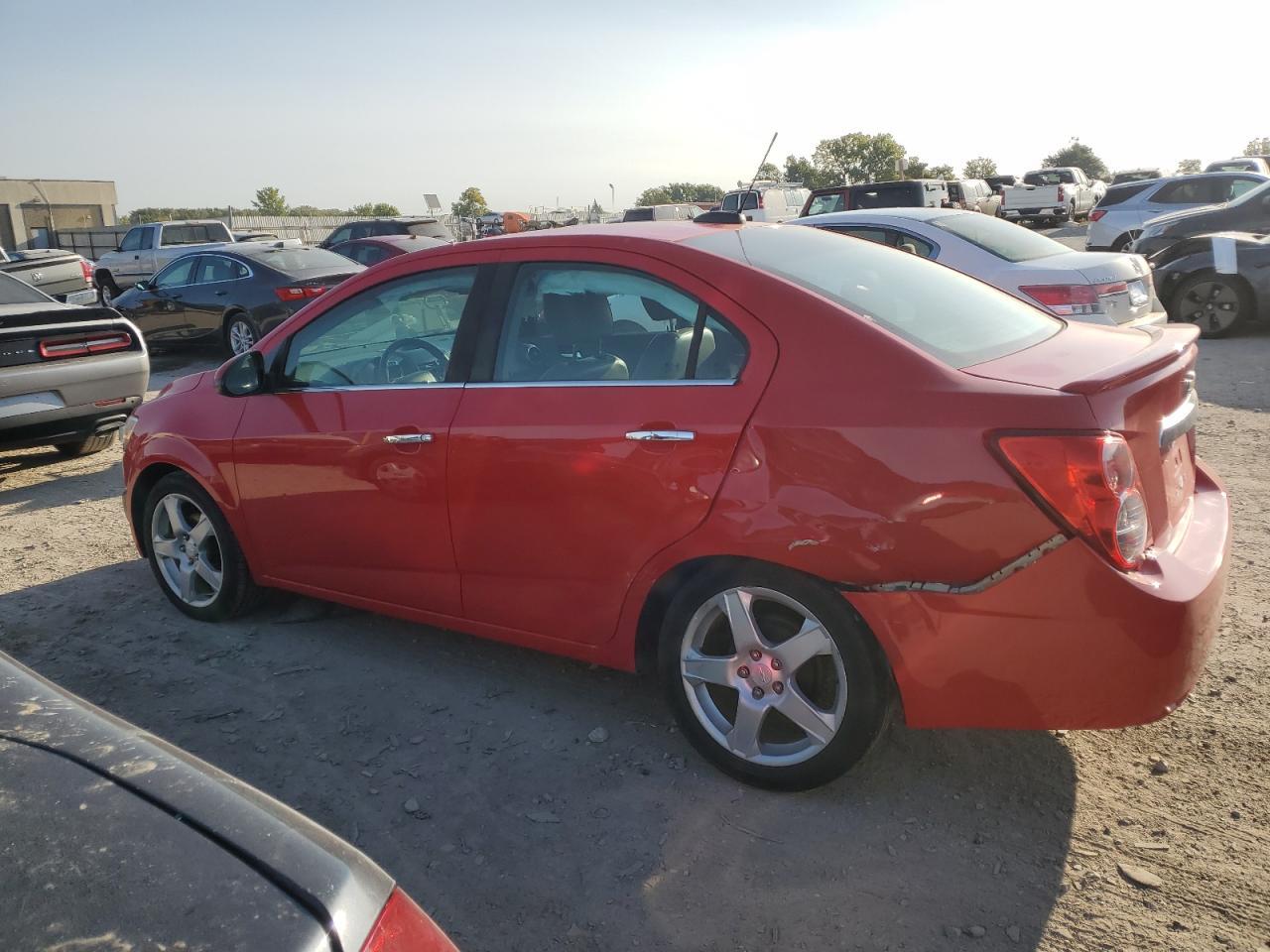 2015 Chevrolet Sonic Ltz - Фото 2