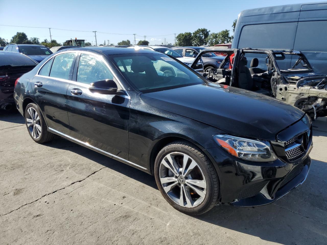 2021 Mercedes-Benz C 300 4Matic - Фото 4