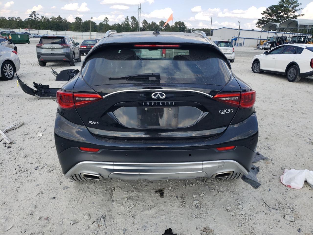 2017 Infiniti Qx30 Base - Image 6