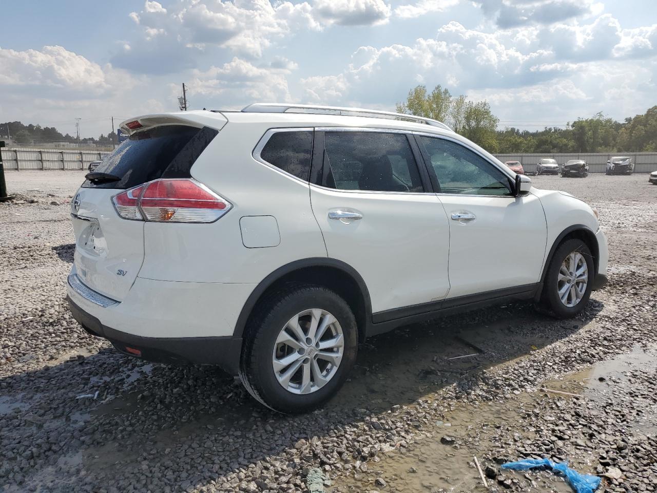 2016 Nissan Rogue S - Image 3