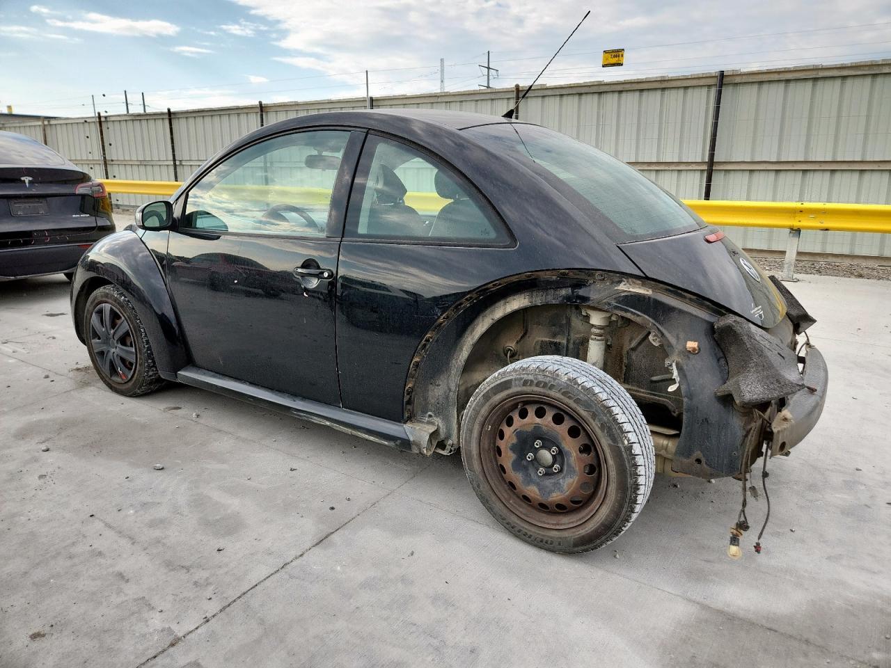 2010 Volkswagen New Beetle - Фото 2