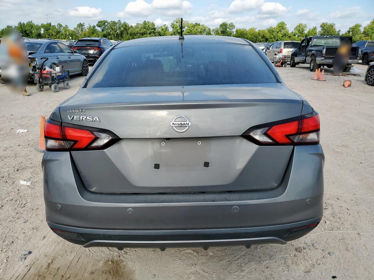 2020 Nissan Versa S - Image 6