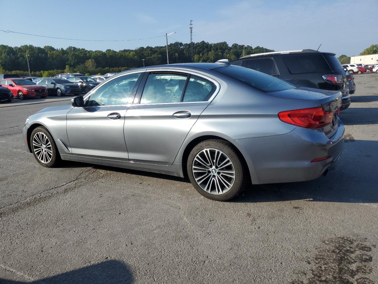 2019 BMW 530 Xi - Фото 2