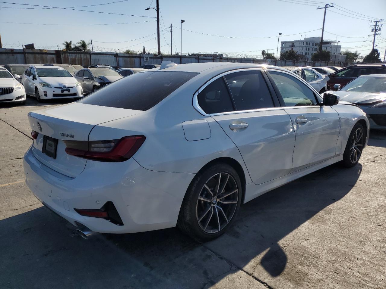 2019 BMW 330I - Фото 3