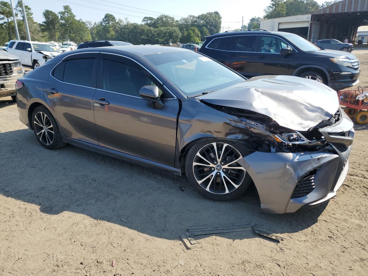 2019 Toyota Camry L - Фото 4