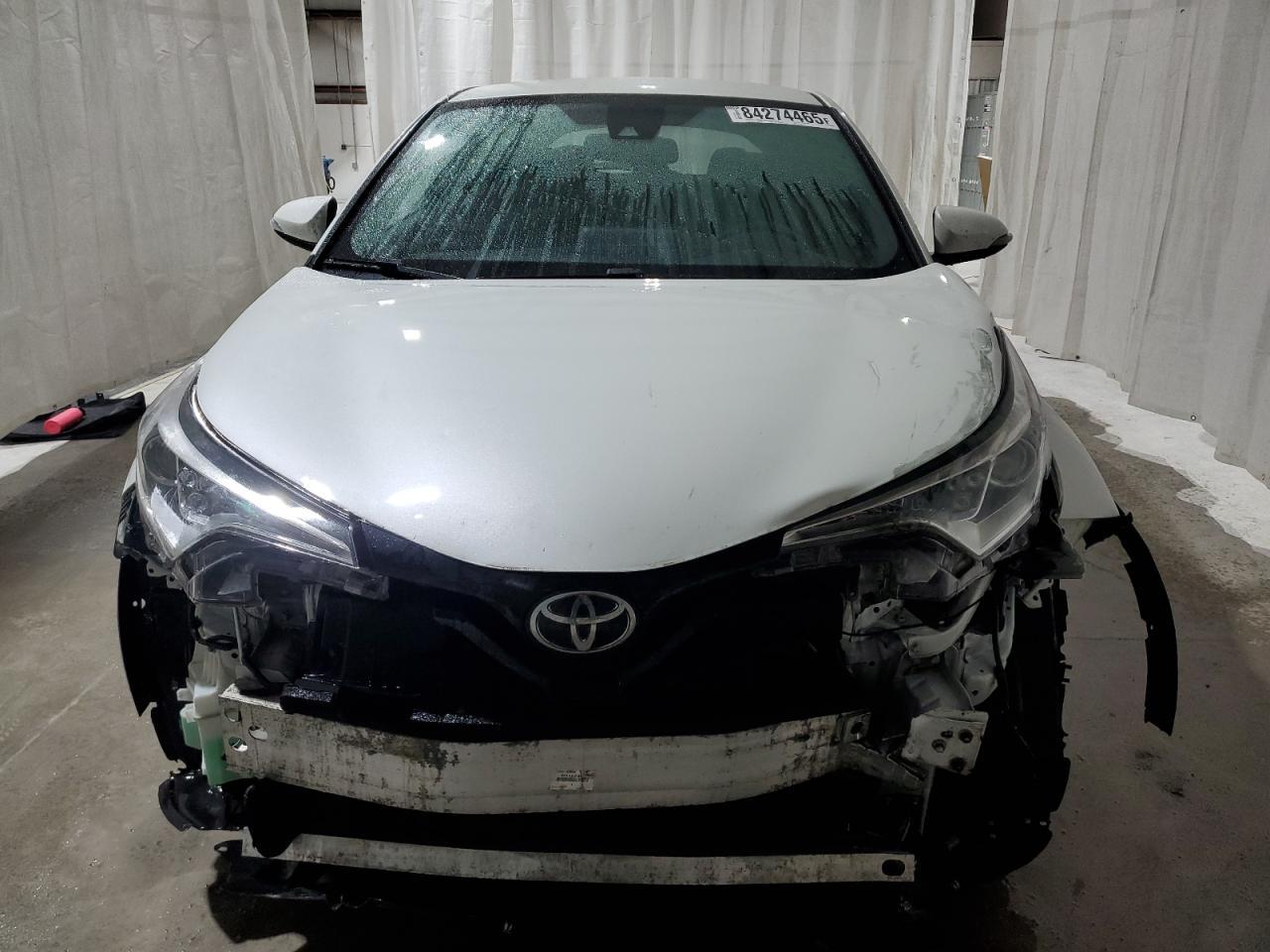 2018 Toyota C-Hr Xle Premium - Фото 5