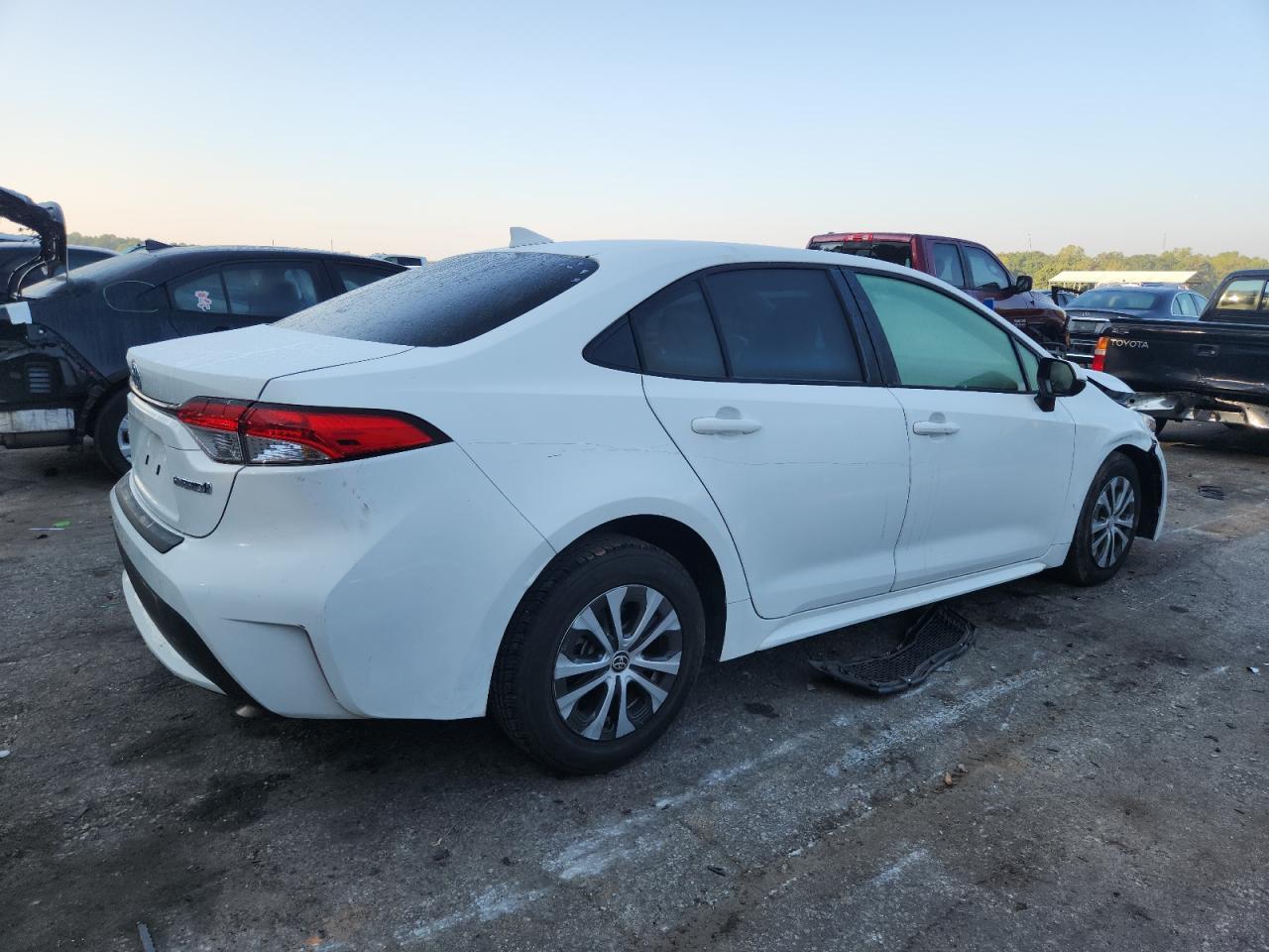 2022 Toyota Corolla Le - Фото 3