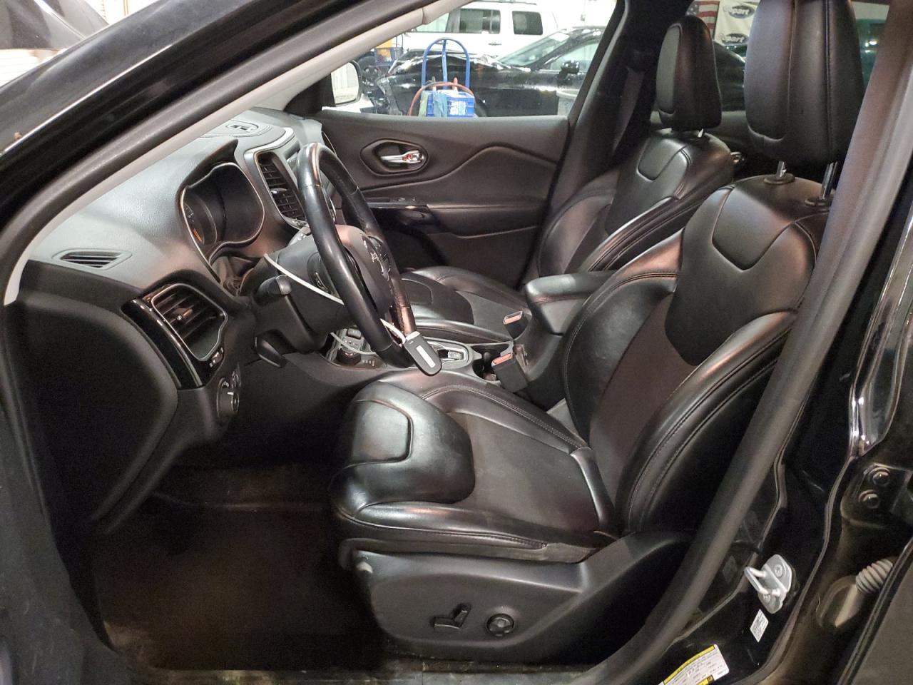 2019 Jeep Cherokee Latitude Plus - Фото 7