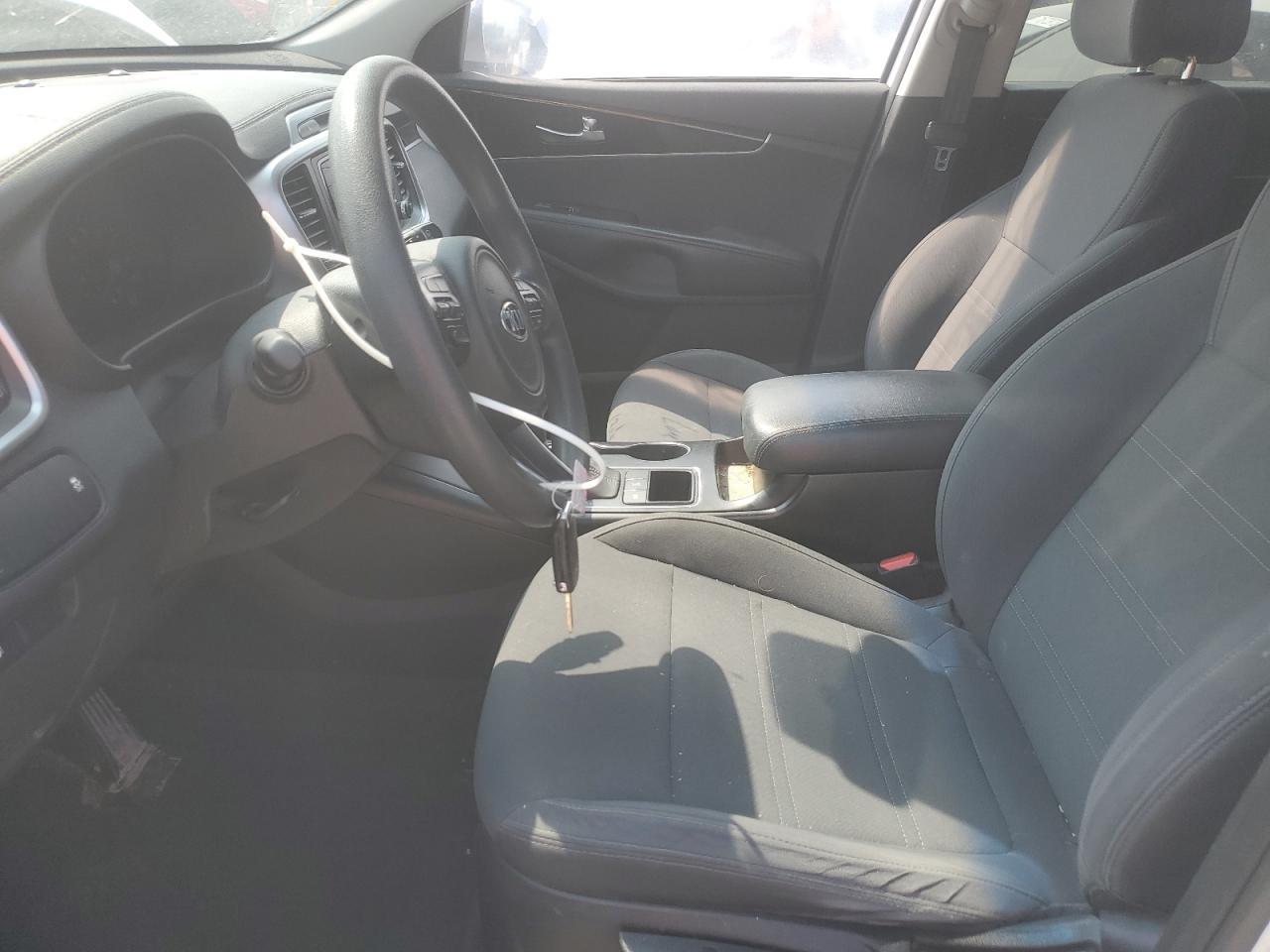 2017 Kia Sorento Lx - Image 7