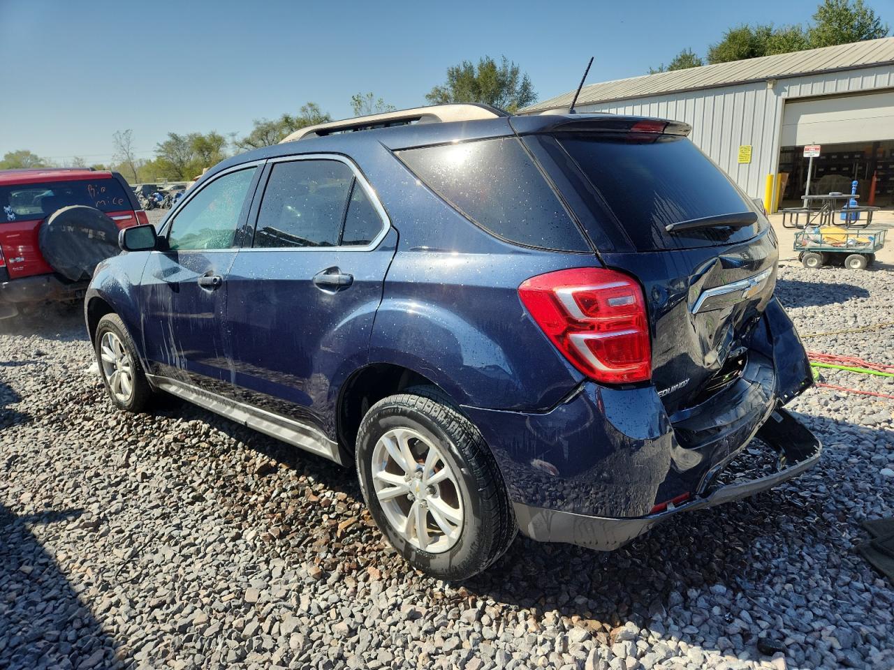 2017 Chevrolet Equinox Lt - Image 2