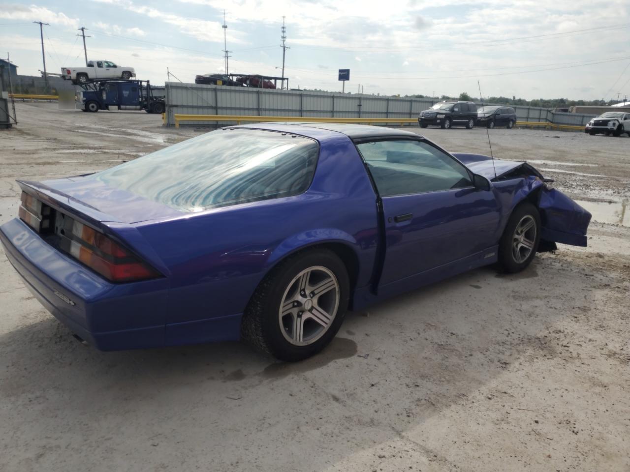 1986 Chevrolet Camaro - Image 3