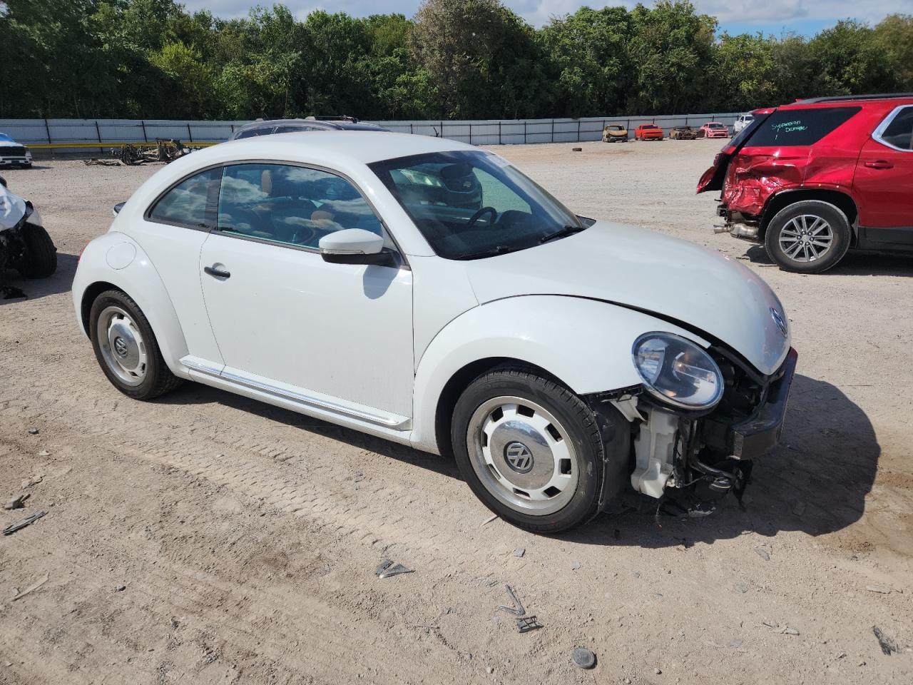 2016 Volkswagen Beetle 1.8T - Image 4