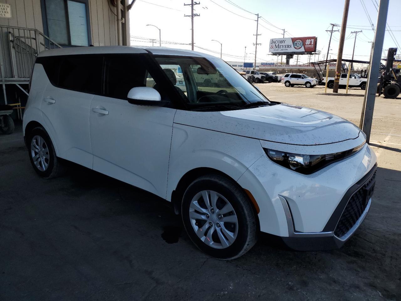 2023 Kia Soul Lx - Image 4
