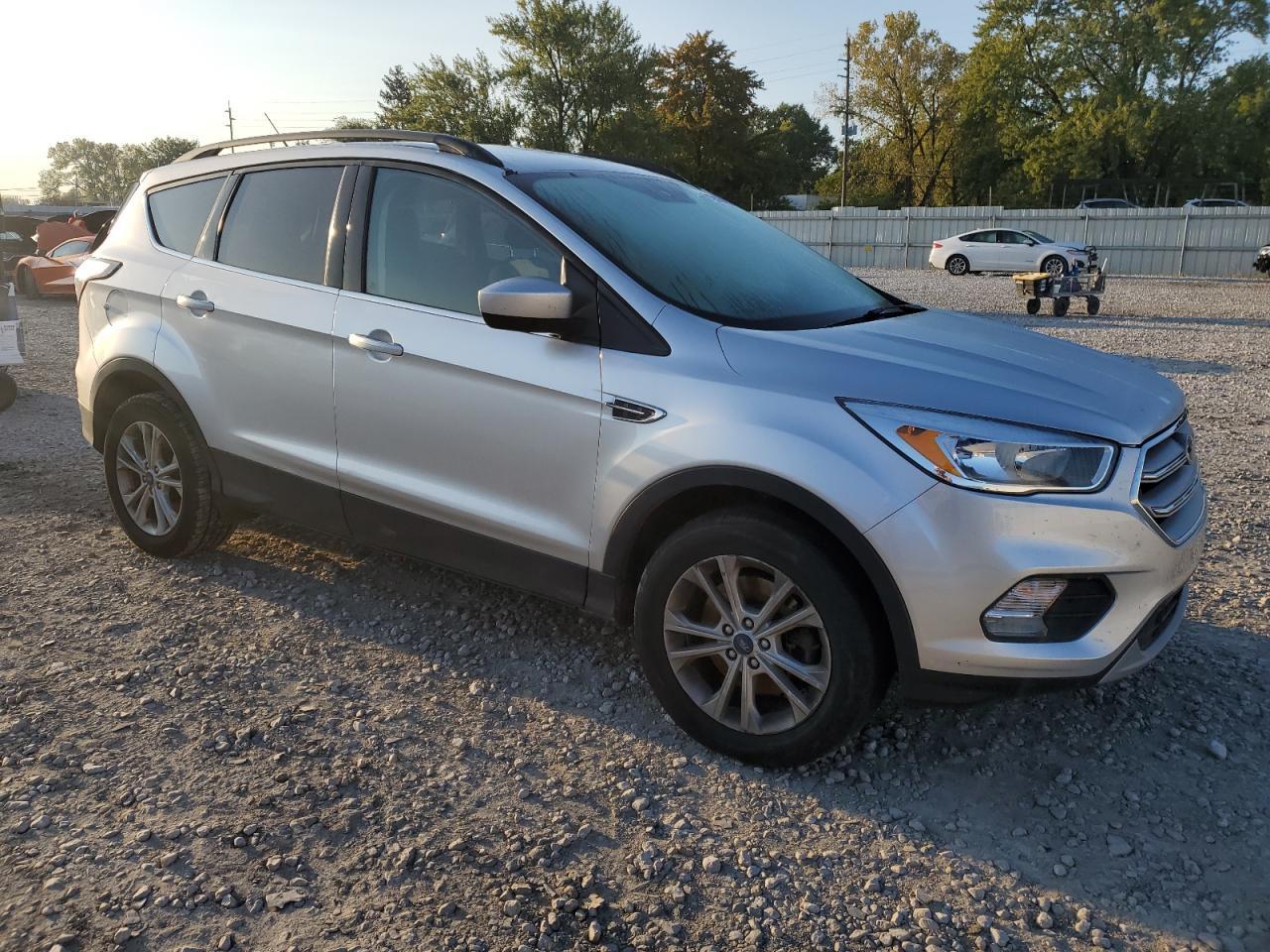 2018 Ford Escape Se - Фото 4