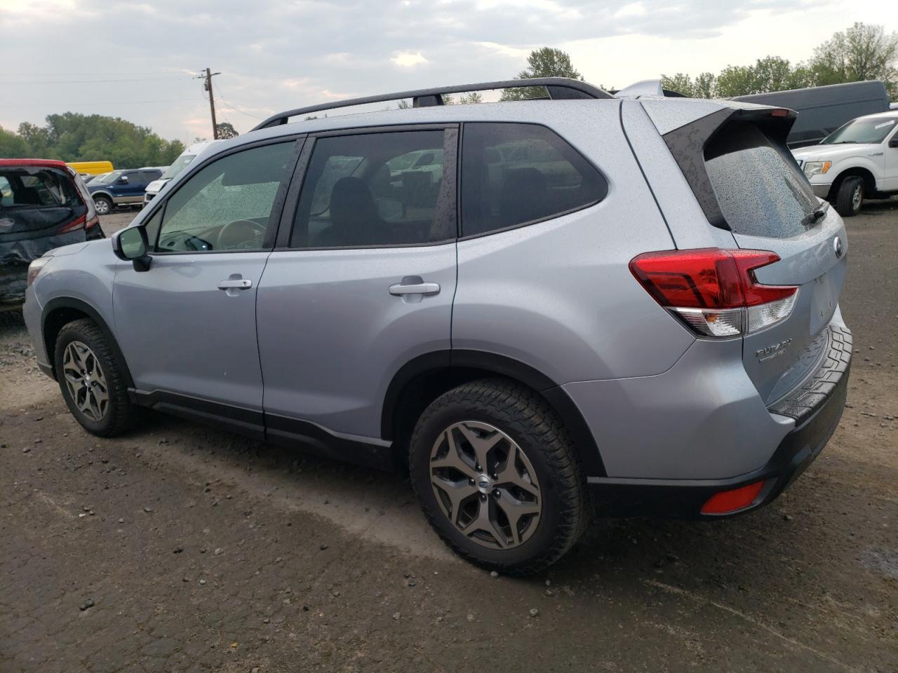 2019 Subaru Forester Premium - Фото 2